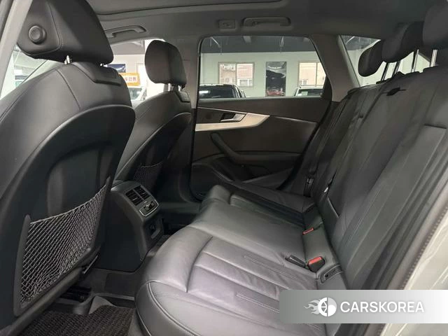 Audi A4 (import) 2022 Темно-серый из Китая, фото 4
