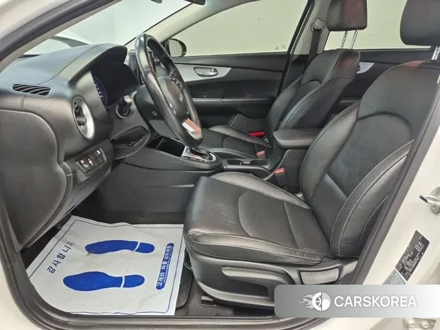 Kia The New K3 2nd generation 2021 Белый из Кореи, фото 4