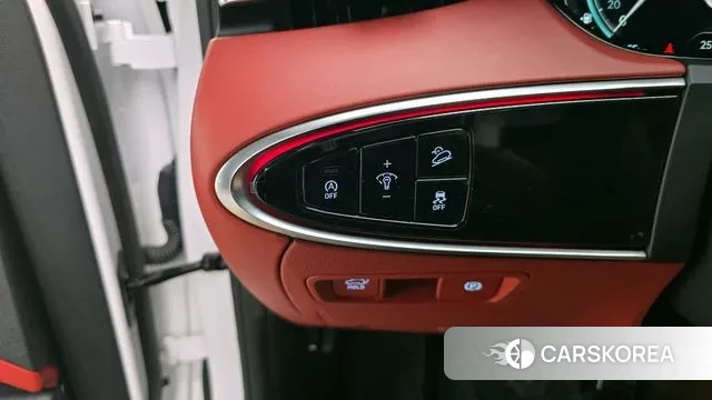 Genesis GV70 2023 Белый из Кореи, фото 4