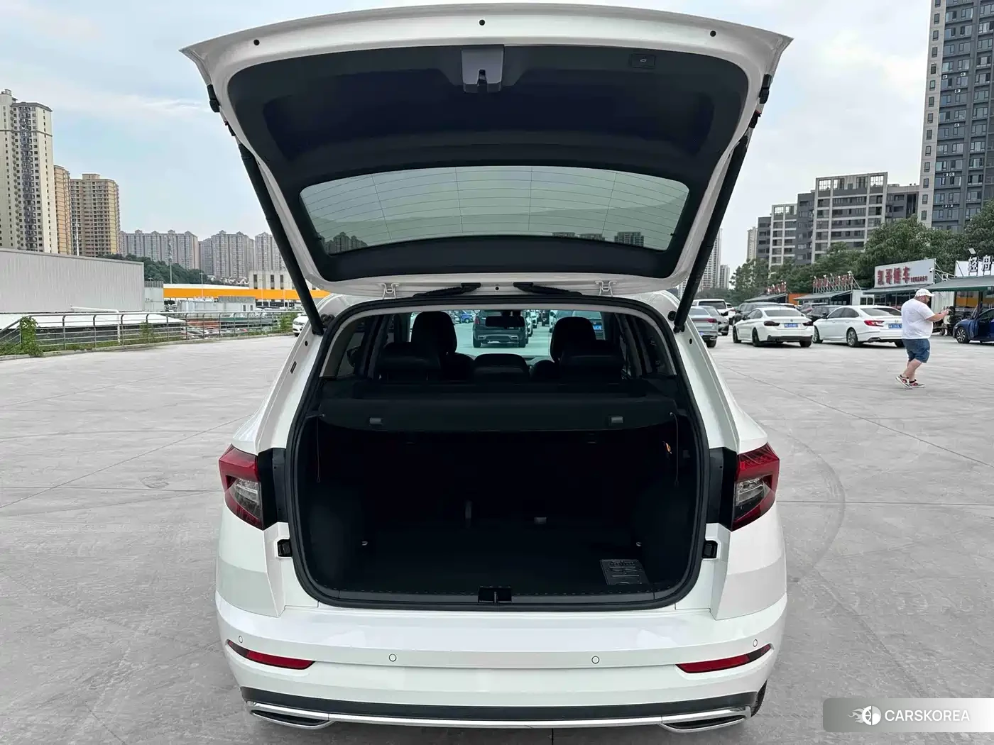 Skoda Karoq 2022 Белый из Китая, фото 4