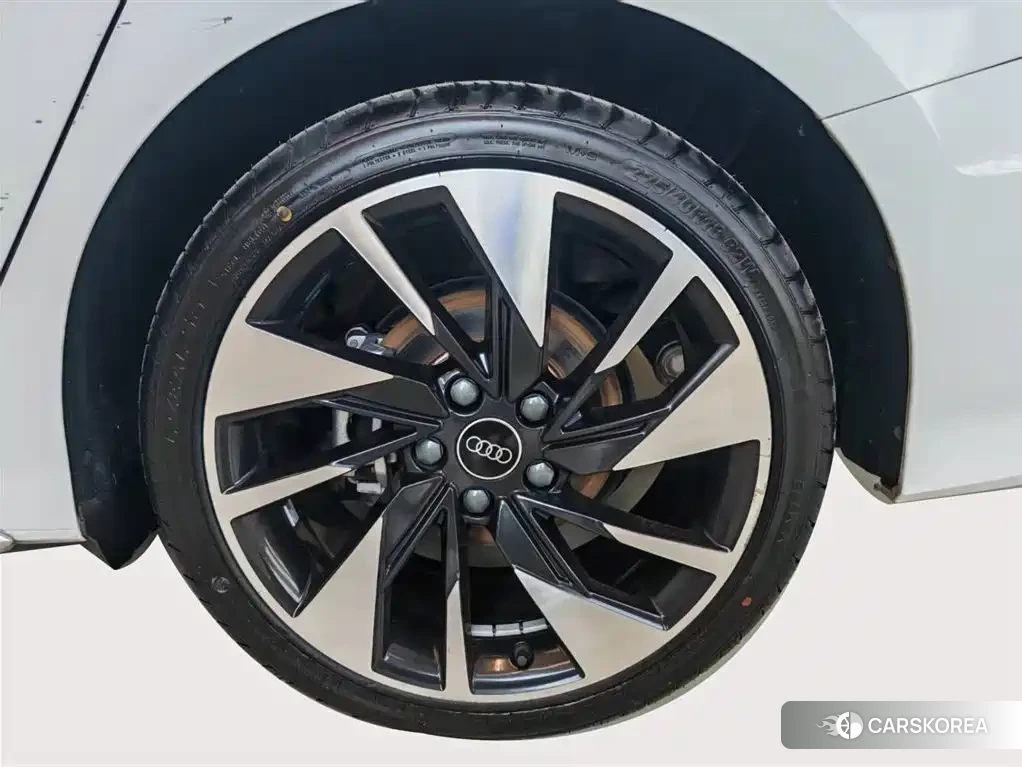 Audi A3 2024 Белый из Китая, фото 4