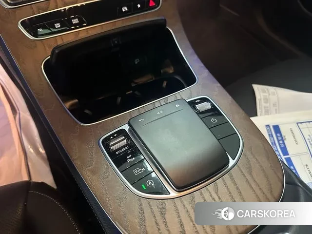 Mercedes-Benz E-Class W213 2022 Белый из Кореи, фото 4