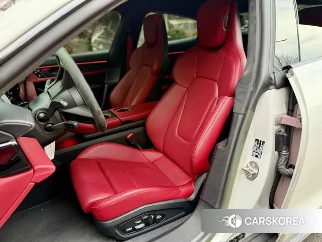 Porsche Taycan 2022 Цвет галактики из Кореи, фото 4