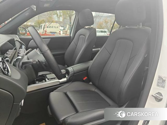 Mercedes-Benz GLB 2023 Белый из Китая, фото 4
