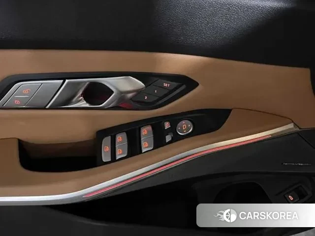 BMW 3 Series (G20) 2024 Серебристо-серый из Кореи, фото 4