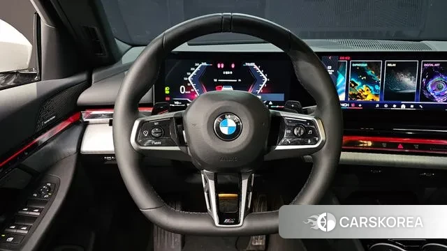 BMW 5 Series (G60) 2025 Белый из Кореи, фото 4