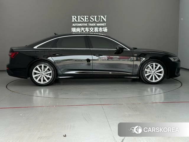 Audi A6L 2021 Черный из Китая, фото 4