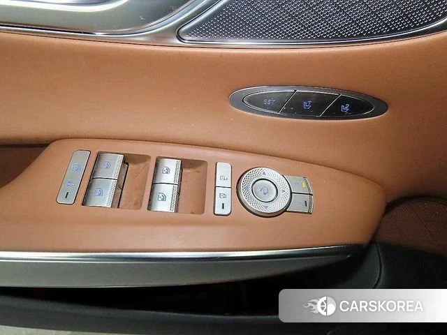 Genesis GV70 2021 Черный из Кореи, фото 4