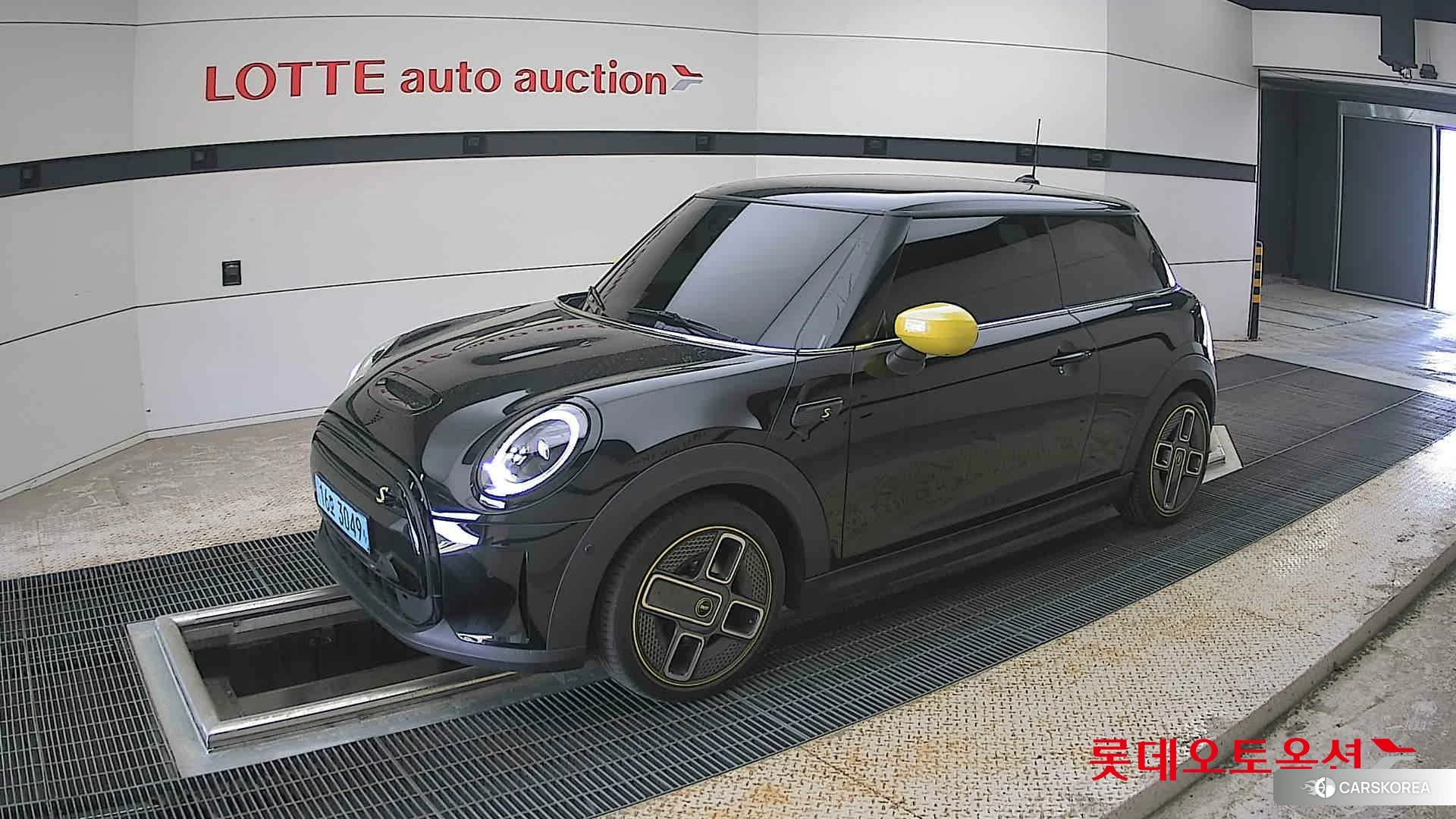 BMW MINI Cooper SE 2022 Midnight Black из Кореи, фото 4