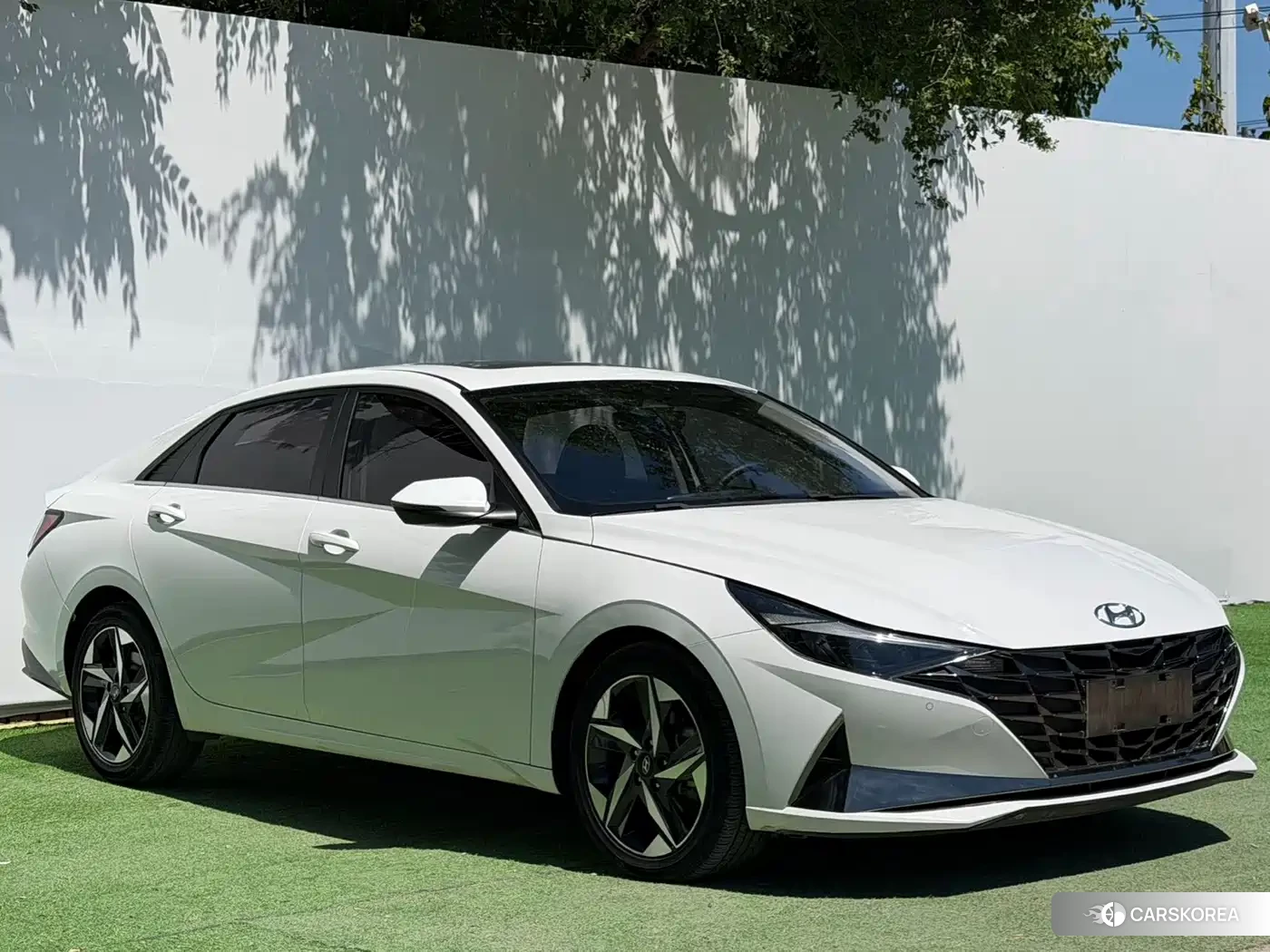 Hyundai Elantra 2023 Белый из Китая, фото 5