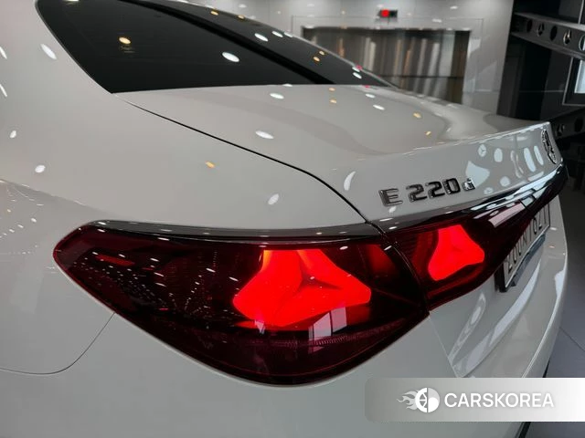 Mercedes-Benz E-Class W214 2024 Белый из Кореи, фото 4