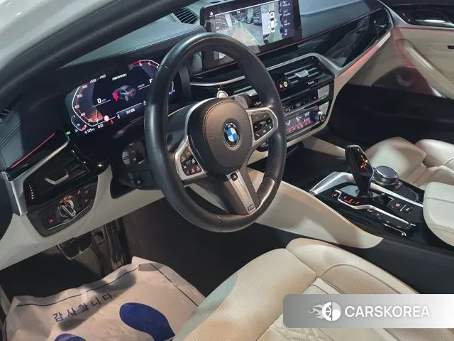 BMW 5 Series (G30) 2023 Белый из Кореи, фото 4