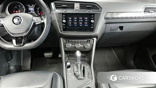 Volkswagen Tiguan second Generation 2018 Черный из Кореи, фото 4