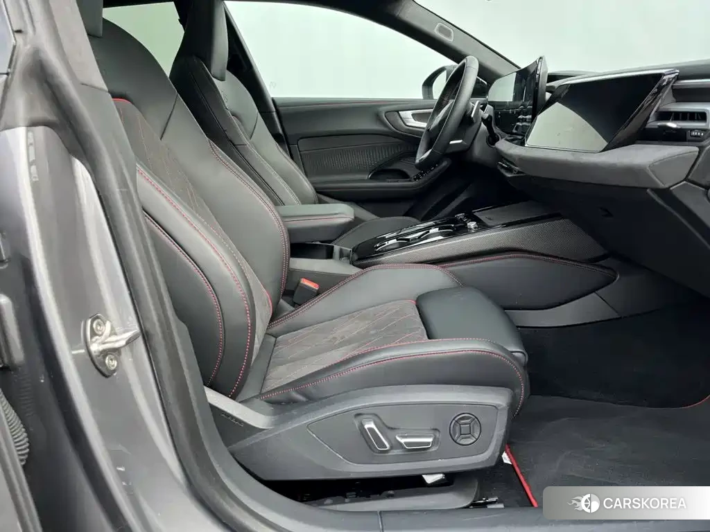 Audi A5L 2025 Silver/gray из Китая, фото 4