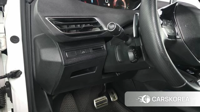 Peugeot 3008 second generation 2018 Белый из Кореи, фото 4