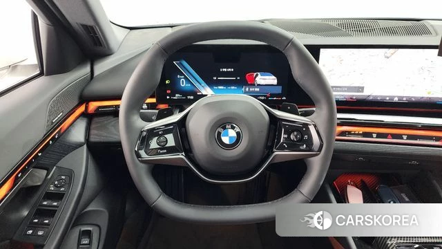 BMW 5 Series (G60) 2024 Белый из Кореи, фото 4