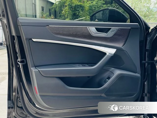 Audi A6L 2023 Черный из Китая, фото 4