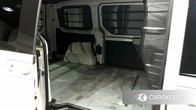 Hyundai Staria 2022 Белый из Кореи, фото 4