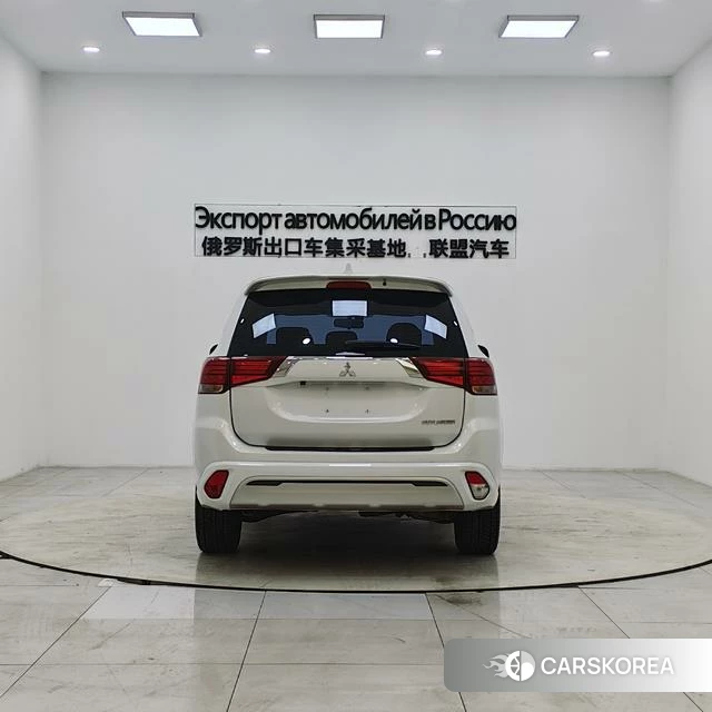 Mitsubishi  Outlander 2022 Белый из Китая, фото 4