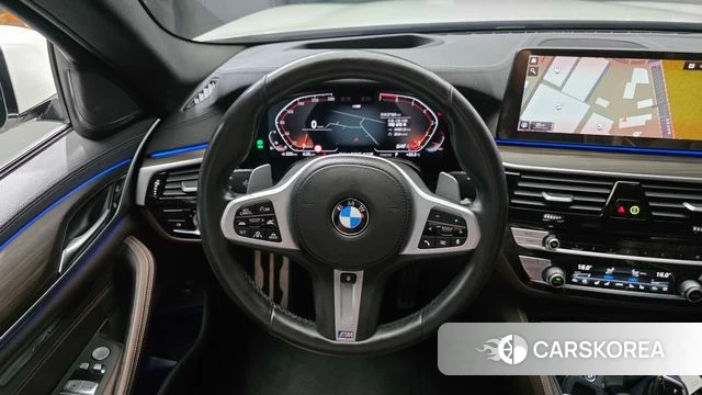BMW 5 Series (G30) 2021 Белый из Кореи, фото 4