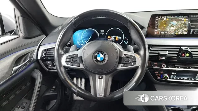 BMW 5 Series (G30) 2019 Серебристо-серый из Кореи, фото 4