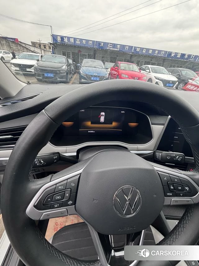 Volkswagen Bora 2023 Белый из Китая, фото 4