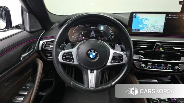 BMW 5 Series (G30) 2021 Белый из Кореи, фото 4