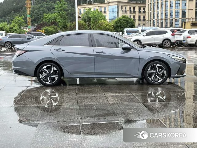 Hyundai Elantra 2022 Серебристо-серый из Китая, фото 4