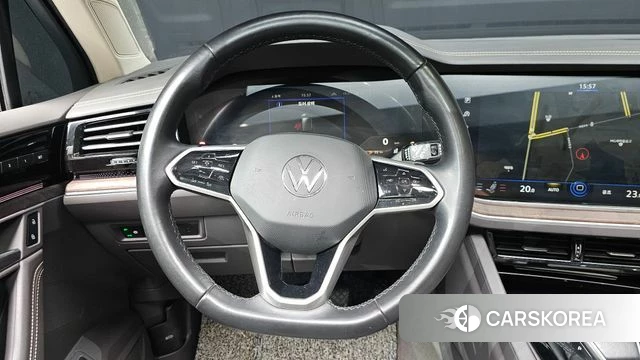 Volkswagen Touareg 3rd generation 2021 Белый из Кореи, фото 4
