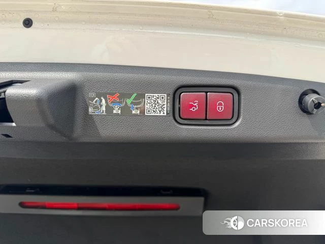 Mercedes-Benz E-Class W214 2024 Белый из Кореи, фото 4