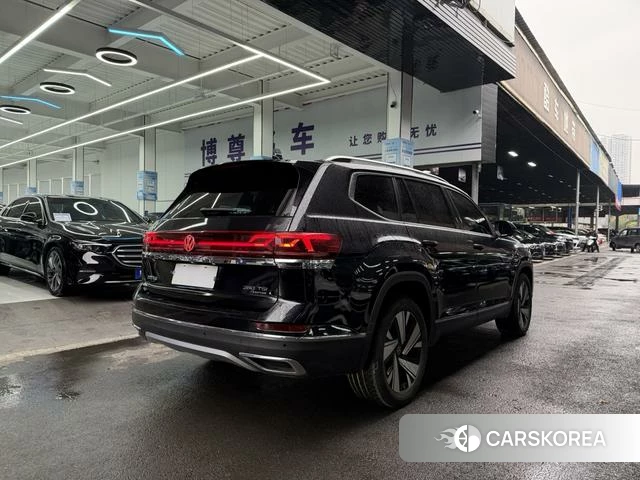 Volkswagen Tourang 2024 Черный из Китая, фото 4