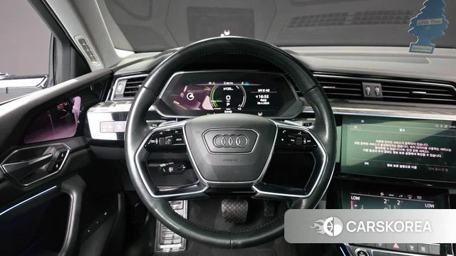 Audi e-Tron 2021 Белый из Кореи, фото 4