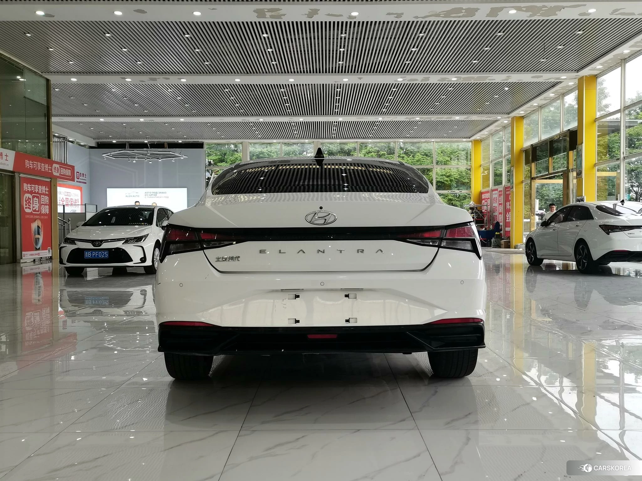 Hyundai Elantra 2022 Белый из Китая, фото 4