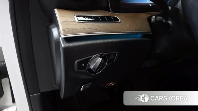 Mercedes-Benz E-Class W213 2019 Белый из Кореи, фото 4