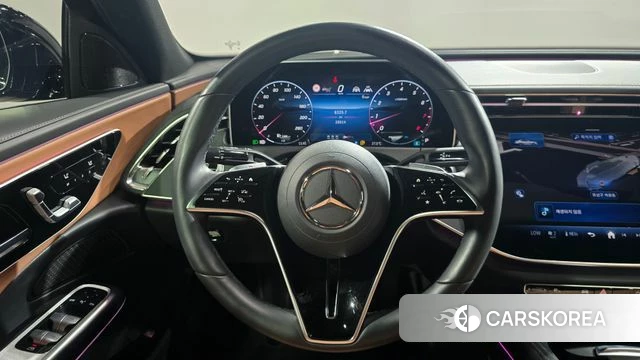 Mercedes-Benz E-Class W214 2024 Черный из Кореи, фото 4