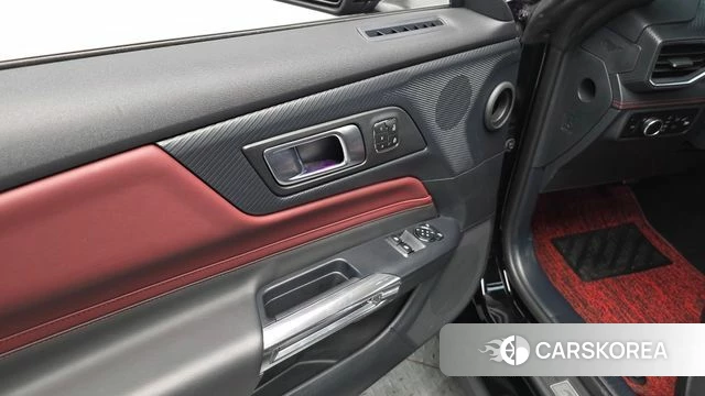 Ford Mustang 7th Generation 2024 Черный из Кореи, фото 4