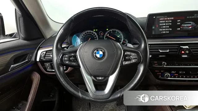 BMW 5 Series (G30) 2018 Белый из Кореи, фото 4