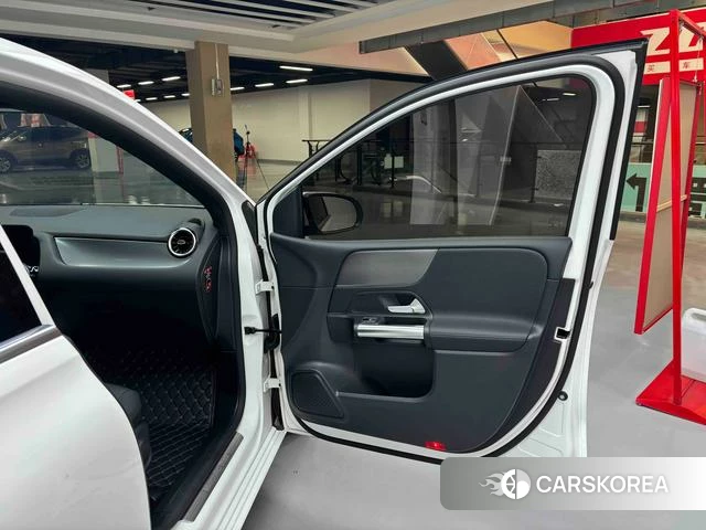 Mercedes-Benz Class B 2023 Белый из Китая, фото 4