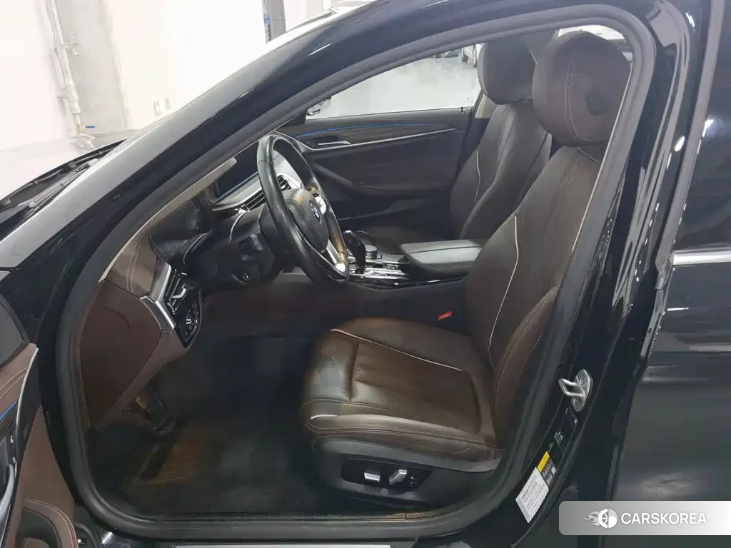 BMW 5 series 2021 Черный из Китая, фото 4