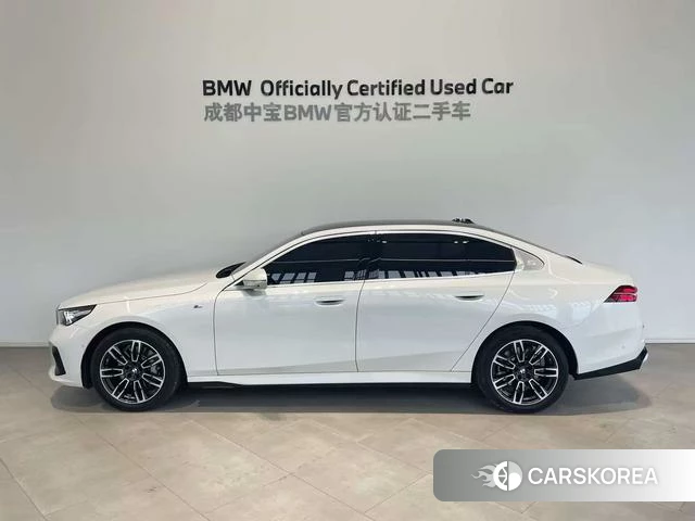 BMW 5 series 2025 Белый из Китая, фото 4