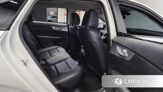 Kia The New K3 2nd generation 2022 Белый из Кореи, фото 4