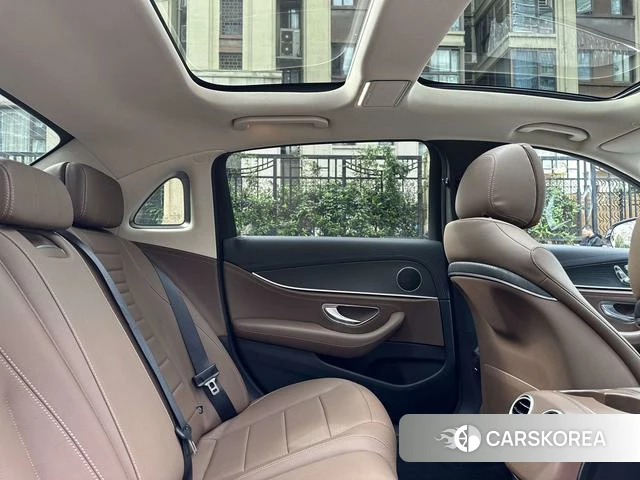 Mercedes-Benz E-class 2020 Белый из Китая, фото 4