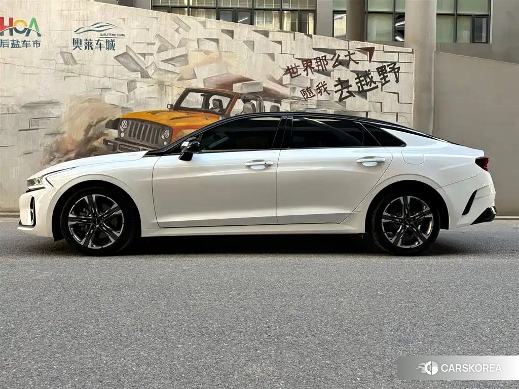 Kia K5 2024 Белый из Китая, фото 4