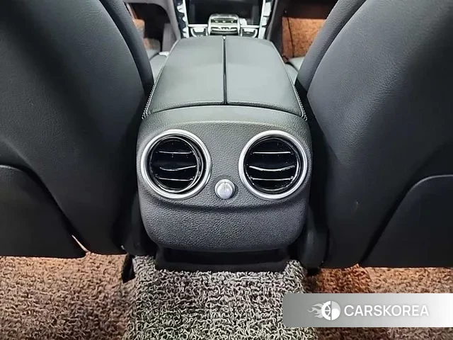 Mercedes-Benz C-Class W205 2018 Белый из Кореи, фото 4