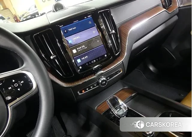 Volvo XC60 second Generation 2023 Серебристо-серый из Кореи, фото 4