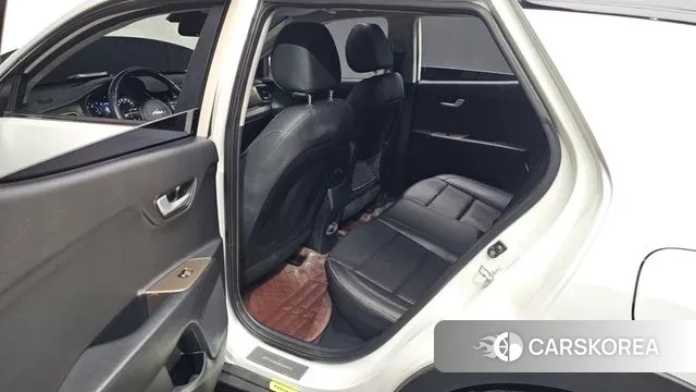 Kia Stonic 2018 Белый из Кореи, фото 4