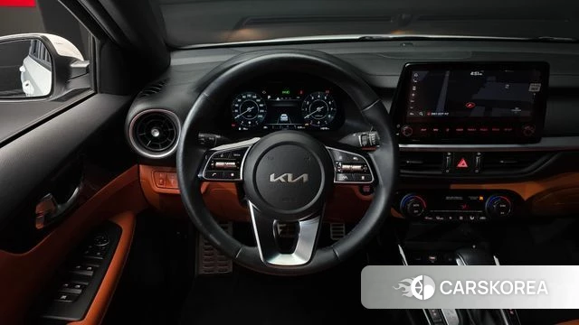 Kia The New K3 2nd generation 2023 Белый из Кореи, фото 4