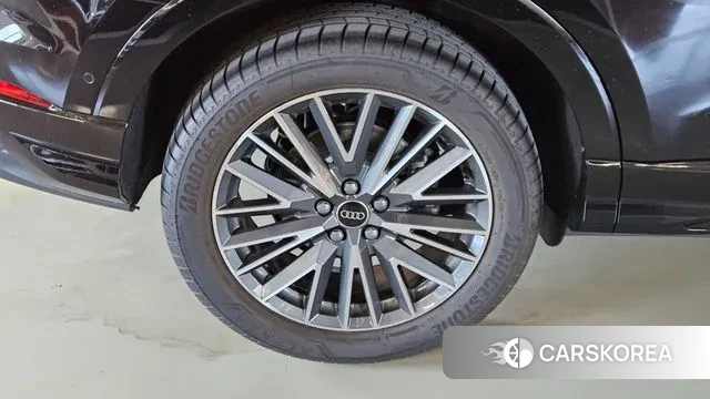 Audi Q3 (F3) 2025 Черный из Кореи, фото 4