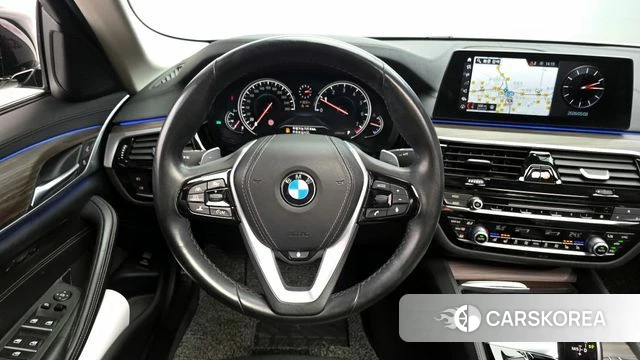 BMW 5 Series (G30) 2018 Белый из Кореи, фото 4