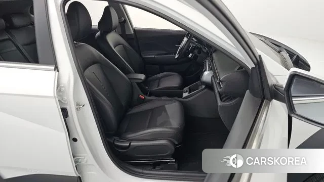 Hyundai Kona (SX2) 2024 Белый из Кореи, фото 4